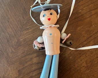 vintage 8” Stahlwood crib toy rattle. 1950s. GB23