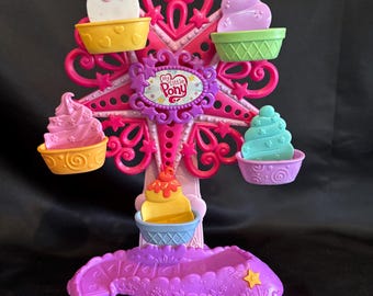 Ponyville Ferris Wheel, Vintage collectible my little pony merchandise.