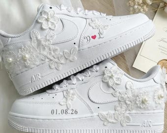 Sneakers da sposa personalizzate per la sposa - Sneakers da sposa Air Force 1 - Sneakers da sposa boho - con lacci in pizzo e seta perlata