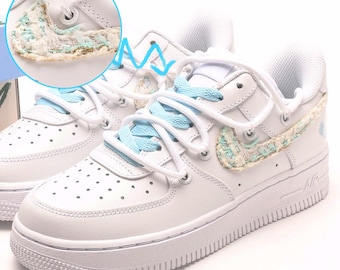 Nike Air Force 1 pintadas a mano / Nike Air Force 1 personalizadas / Hechas a mano / Superposición texturizada y Swoosh tejido / Diseño personalizado