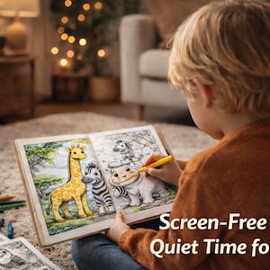 Może przedstawiać: Dziecko koloruje w dużej kolorowance z ilustracją żyrafy, zebry i hipopotama. Książka jest otwarta na dywanie, z kredkami w pobliżu. Tekst na obrazku brzmi "Screen-Free Fun Quiet Time for Kids."