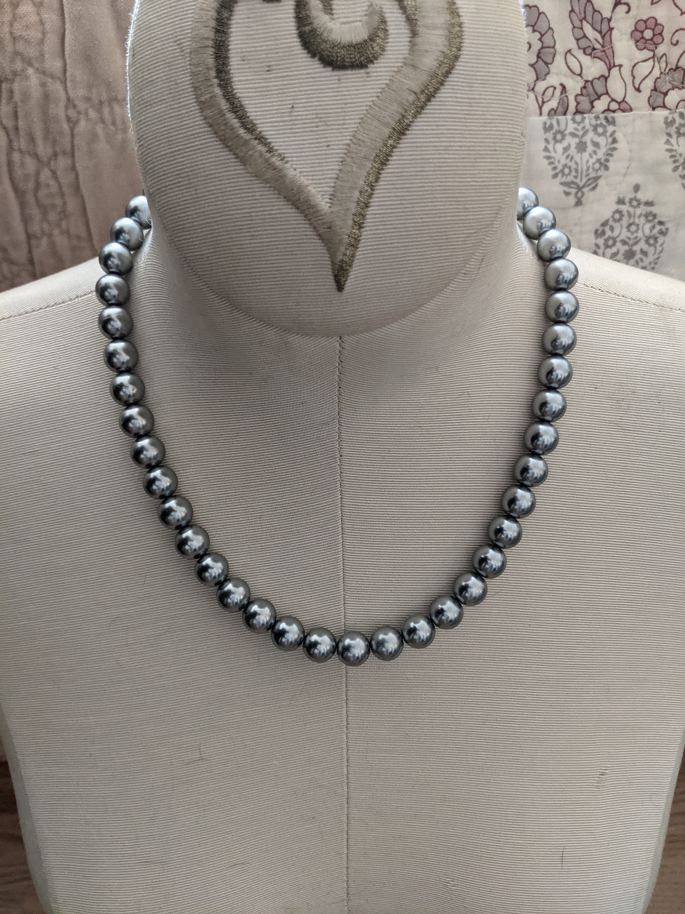 Richelieu Vintage Faux Pearl Necklace 