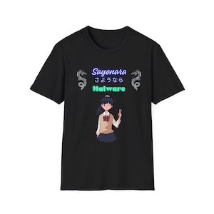 Puede incluir: Camiseta negra con una ilustración de estilo anime de una chica con uniforme escolar. La camiseta tiene el texto "Sayonara" en una fuente estilizada, con caracteres japoneses y la palabra "Malware" debajo. Dos diseños de dragones flanquean el texto.
