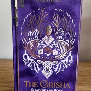 Rilegatura fatta a mano della trilogia Grisha Shadow&Bones di Leigh Bardugo