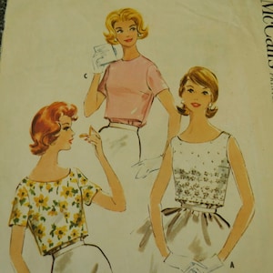 Vintage 60-tals McCalls #5380 Symönster Damblus Knappad Baktill Instoppad Med Pynt Byst 81 cm