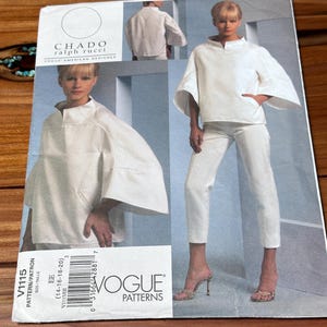 Molde de costura Vogue V1115 Chado Ralph Rucci Top e Calça Afunilada, Tamanho 14-20