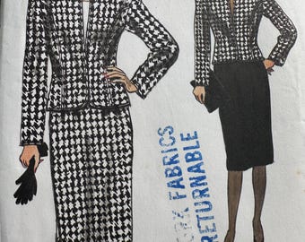 Vintage 80's Vogue Sewing Pattern #9391 Misses Suit Short Jacket Fitted Skirt (Bust 31" to 34")