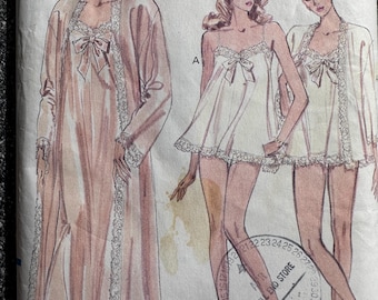 Vintage 80's Vogue Sewing Pattern #7372 Misses Robe, Nightgown & Panties Size XS-M (Bust 30" to 36")