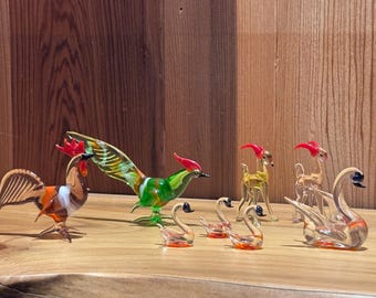 Lote vintage de miniaturas de vidro soprado: galo, papa-léguas, cisnes e cabras.