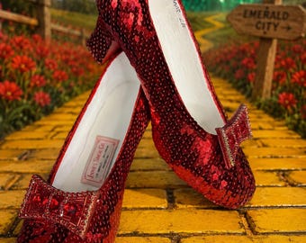 Replica Ruby Slippers, The Wizard of Oz Display Shoes With Display Case, Size 6 (Non-Wearable)