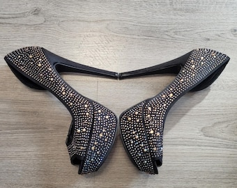 Bakers Y2K Showstopper Black Rhinestone Platform Peep Toe Stiletto Pumps size 8