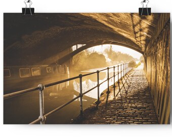 Poster de photographie d'art - Lumière dorée du canal | Impression d'art murale hiver calme