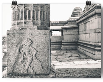 Impression d'art mural Hampi, photographie de sculpture sur pierre, décor de temple Inde noir et blanc