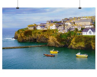 Impression côtière de Port Isaac en Cornouailles - Art mural de village balnéaire britannique avec des bateaux