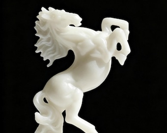 Hand Carved White jade Horse Statue，Crystal Horse Figurine，Healing Stone Animal Sculpture，Home Office Ornament Gift