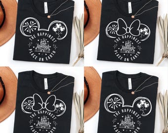 Camiseta del lugar más feliz del mundo, Camisetas para viajes a Disney, Camiseta a juego de Disney, Camiseta de Disney, Camiseta de vacaciones de Disney, Camisetas familiares de Disney