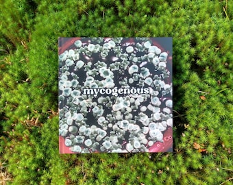 MYCOGENOUS - Dionysos in het schimmelrijk - Devotional Art Book - Helleens polytheïsme Mystiek Mysteries - Mycologie Paddenstoelen Schimmel Mycelium