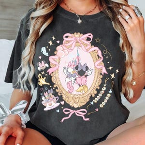 Comfort Colors Disneyland Girls Just Wanna Have Fun Shirt, Disneyland Minnie Daisy Summer Shirt, Disneyland Besties Tee zdjęcie 2