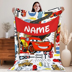 Manta polar personalizada de Disneyland Cars, manta personalizada de Rayo McQueen con nombre, manta de la película Cars, regalo de cumpleaños para niño, manta de Cars imagen 2