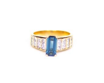 Vintage Sapphire Crystal Cocktail Ring