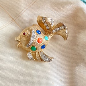 Vintage Bejeweled Rhinestone Gold Fish Brooch, Petite Size, Figural Jewelry, Mid Century Modern Era