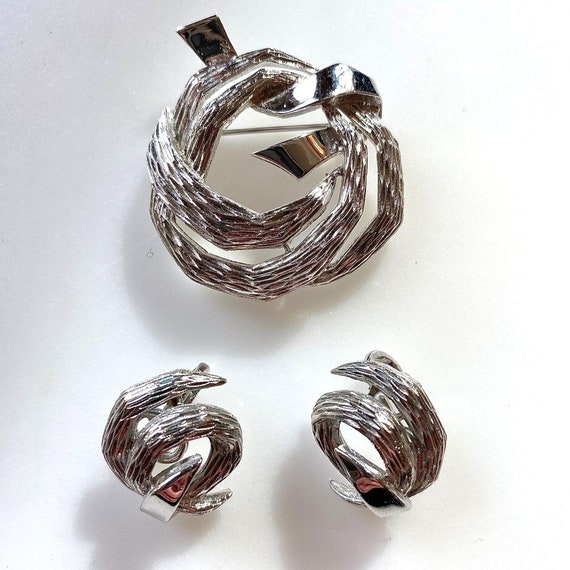 Vintage Crown Trifari Silver Knot & Earring, Mid … - image 1