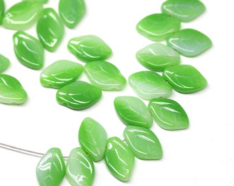 12x7mm Spring green leaf beads, Mixed green color Czech glass leaves top drilled beads, 50pc - 1538