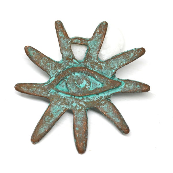 Large Sun rays ethnic pendant, Green patina copper Evil eye symbol focal bead, Greek metal casting 1pc - F694