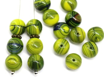 8mm Green yellow round druk beads Czech glass pressed beads, 20Pc - 5109