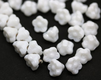 7mm Button style white flower beads Czech glass floral beads, 25pc - 1378
