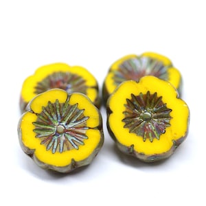 14mm Yellow pansy flower beads Picasso czech glass beads Hawaiian flower 4Pc - 3273