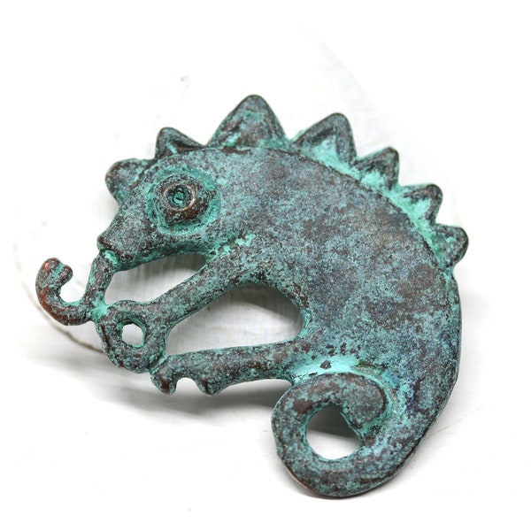 Chameleon green patina copper pendant bead, Double sided animal charm, Greek metal casting 1pc - 0346
