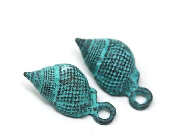 Green Patina metal shell charms Seashell pendant beads Verdigris patina 2pc - 3654