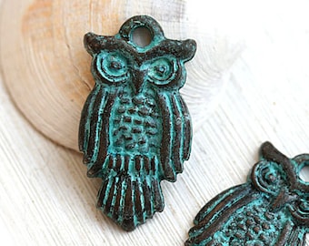 Green Patina Owl Pendant: Copper Metal Charm (30x16mm)
