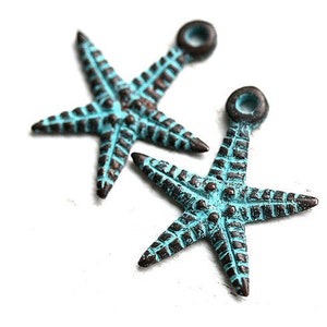 4pc Starfish charms, Green patina copper starfish pendant beads, 26mm Sea star Greek metal casting mykonos - F017