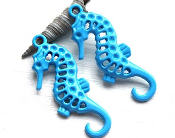 2pc Blue Seahorse charms Painted Metal Casting Seahorse pendant bead, nautical beach jewelry making sea charms - F440