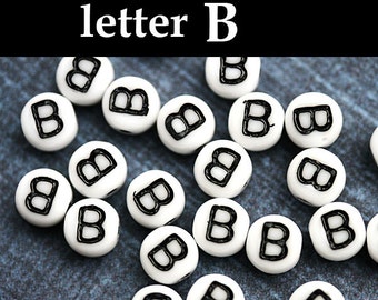 Perles alphabet en verre - lettre B - blanc avec incrustation noire, verre tchèque, personnalisé, 6mm - 25pc - 2438