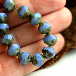 Milky Cornflower Blue böhmische Perlen, picasso feuerpolierte Perlen, nugget 9mm 12Stk 1589 Bild 2