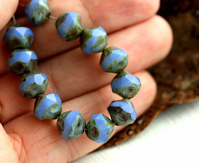 Milky Cornflower Blue böhmische Perlen, picasso feuerpolierte Perlen, nugget 9mm 12Stk 1589 Bild 2