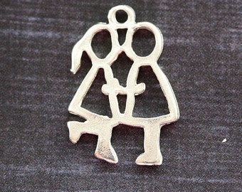 2Pc Silver Couple charms Love Romantic jewelry charm Kiss charm beads 23mm - 1099