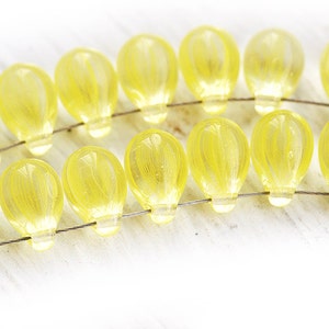 Perlas de cristal checo amarillas de 6 x 9 mm con forma de lágrima y rayas, 20 unidades - 1803 imagen 2