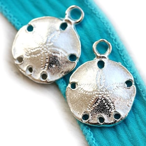 Silver Sand dollar charms Nautical jewelry charms beach beads Greek metal casting 20x15mm - 2pc - F029