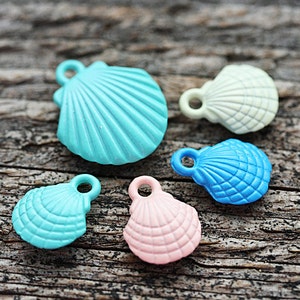 5pc Puffy Shells Charms MIX, Painted Metal Casting, SeaShell beads, nautical, beach jewelry making - F446