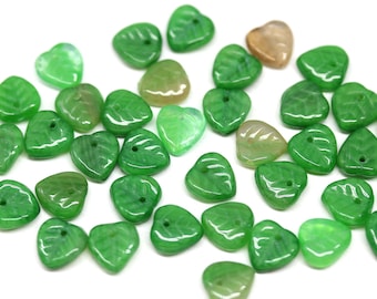 Green leaf beads, Heart shaped triangle leaf, Mixed color Czech glass small leaves petals 50pc - 0965