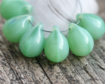 Jade green teardrops, Large czech glass drops briolettes, green raindrop 10x14mm - 6Pc - 0024