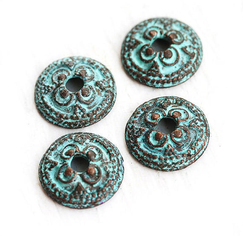 F226 14mm Bead caps Verdigris Green patina findings Ornament Copper bead caps for jewelry making 4Pc