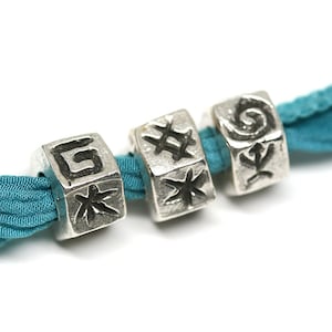 Großloch Sechseck Perlen Antike Silber Armband Perlen Antike Symbole Griechische Metallguss symbolische Perlen Primitive Kunst - 3Pc - F497