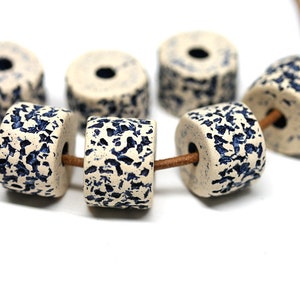 Perline rustiche in ceramica tubolare Beige Nero Perline rotonde da 13 mm Perline greche per cordino in pelle Foro da 3 mm 4 pezzi - 2361