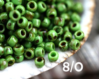 Picasso green seed beads TOHO size 8/0, Opaque Mint Green Picasso Y321, hybrid japanese seed beads - 10g - S690