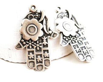 2 breloques Boho main de hamsa en argent antique, perle de guérison en métal à la main, fonte de métal grec - F536